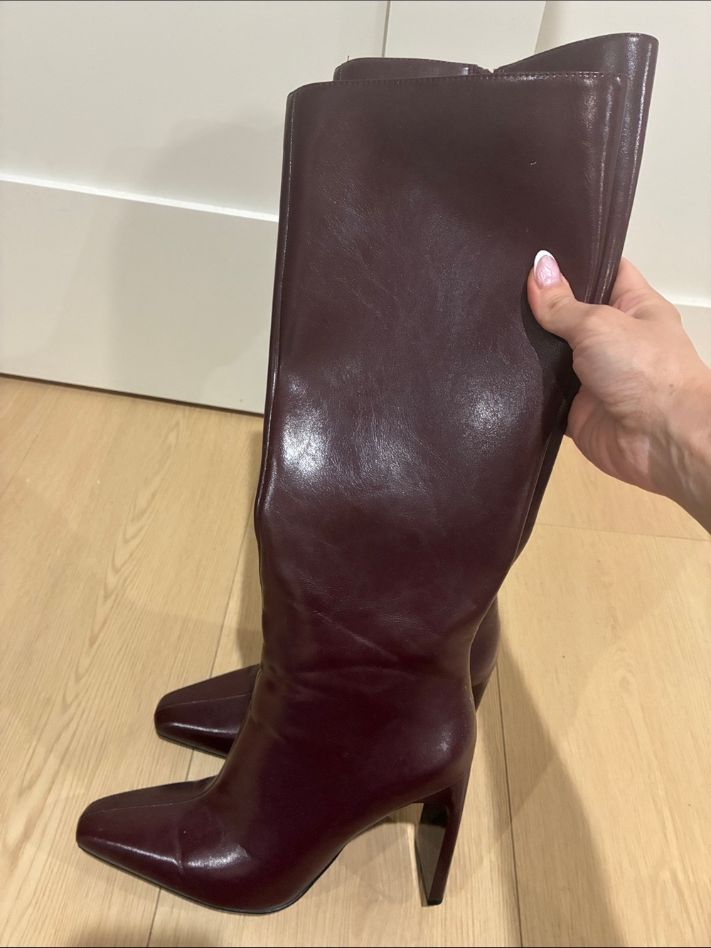 Zara Knee-High Heeled Boots in Burgundy